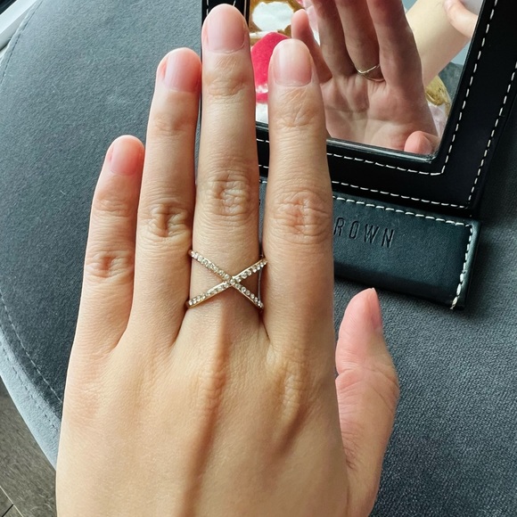 BRAND NEW Cross Stripes Diamond Ring, size 6-8 - Picture 6 of 6